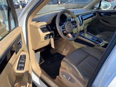 2015 Porsche Macan, $15500. Photo 3
