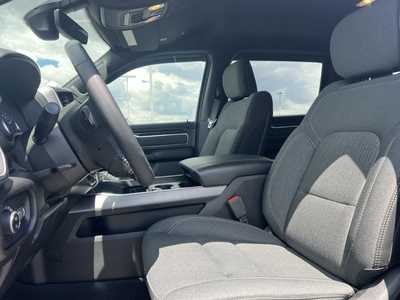 2019 RAM 1500 Crew Cab, $31500. Photo 4