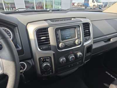 2020 RAM 1500 Ext Cab, $25000. Photo 11