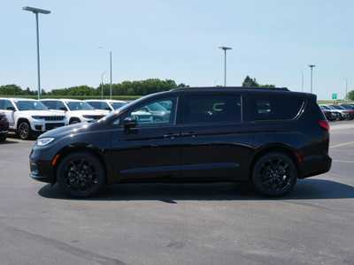 2025 Chrysler Pacifica, $54802. Photo 3