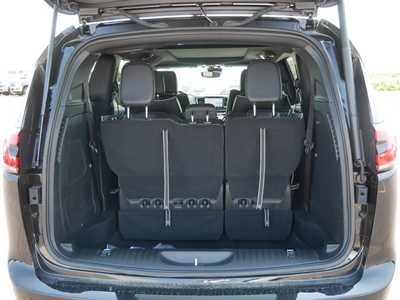 2025 Chrysler Pacifica, $54802. Photo 5