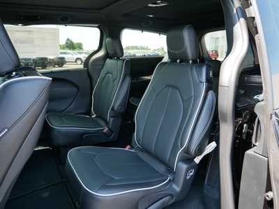 2025 Chrysler Pacifica, $54802. Photo 8