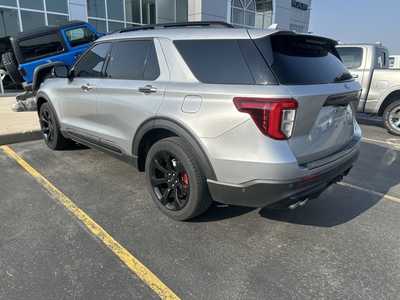 2020 Ford Explorer, $33000. Photo 5