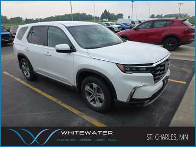 2025 Honda Pilot, $40000. Photo 1