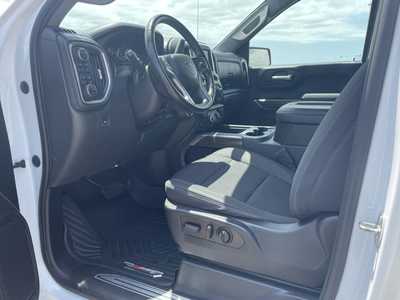 2022 Chevrolet 1500 Crew Cab, $40500. Photo 3