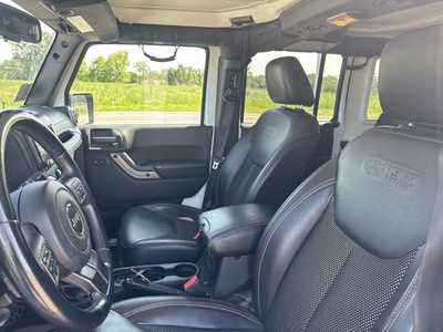 2017 Jeep Wrangler Unlimited, $12500. Photo 4