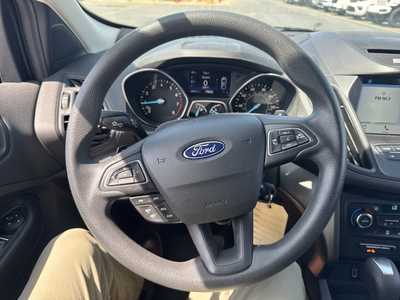 2017 Ford Escape, $17000. Photo 10