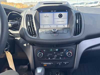 2017 Ford Escape, $17000. Photo 11