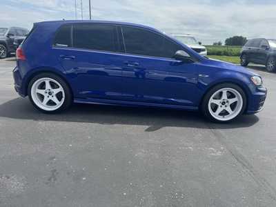 2017 Volkswagen Golf, $24000. Photo 2