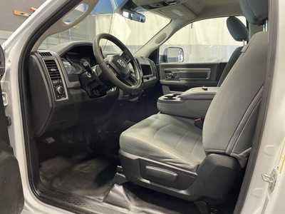 2018 RAM 3500 Reg Cab, $28500. Photo 3
