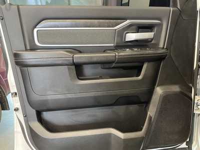 2022 RAM 2500 Crew Cab, $36500. Photo 12