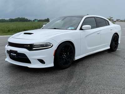 2018 Dodge Charger, $32000. Photo 2