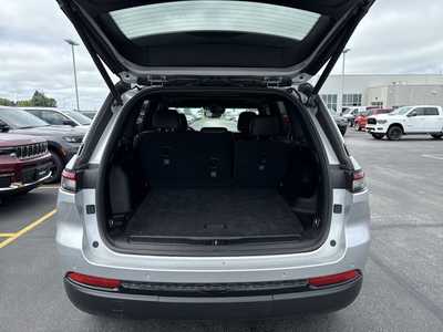 2024 Jeep Grand Cherokee, $39000. Photo 6