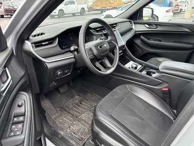 2024 Jeep Grand Cherokee, $39000. Photo 9