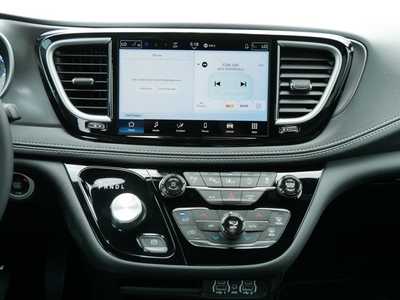 2025 Chrysler Pacifica, $40977. Photo 10
