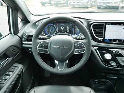 2025 Chrysler Pacifica, $40977. Photo 11