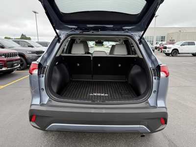 2023 Toyota Corolla Cross, $29000. Photo 5
