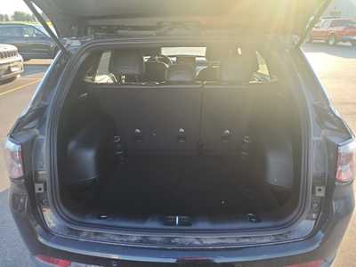 2024 Jeep Compass, $35935. Photo 7