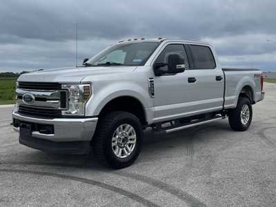 2019 Ford F250 Crew Cab, $24100. Photo 2