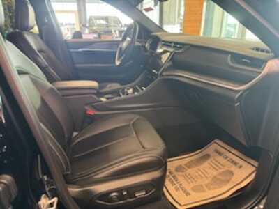 2025 Jeep Grand Cherokee, $49788. Photo 9