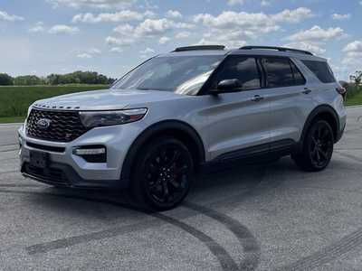 2020 Ford Explorer, $32000. Photo 2