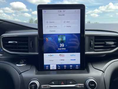2020 Ford Explorer, $32000. Photo 6