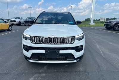 2024 Jeep Compass, $30000. Photo 2