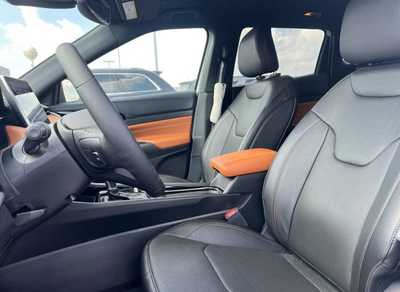 2024 Jeep Compass, $30000. Photo 4