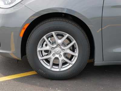 2025 Chrysler Pacifica, $40271. Photo 4