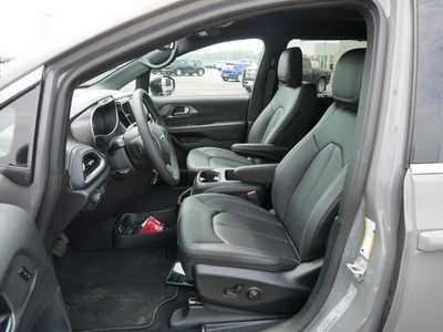 2025 Chrysler Pacifica, $40271. Photo 6