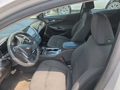 2018 Chevrolet Malibu, $0. Photo 8