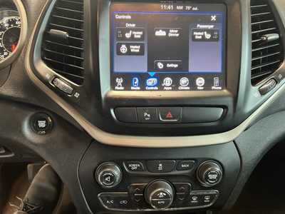 2018 Jeep Cherokee, $11000. Photo 6