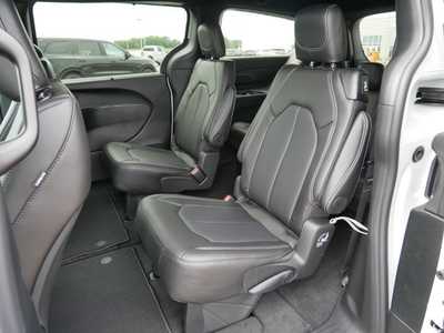 2025 Chrysler Pacifica, $39825. Photo 8