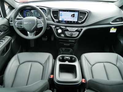 2025 Chrysler Pacifica, $39825. Photo 9