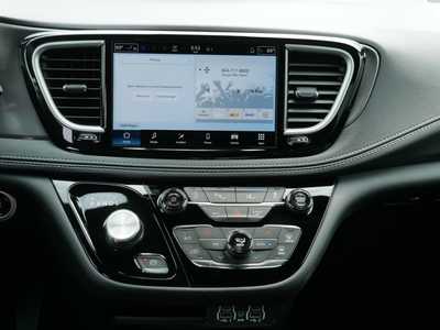 2025 Chrysler Pacifica, $39825. Photo 10