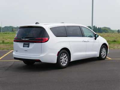 2025 Chrysler Pacifica, $39825. Photo 2