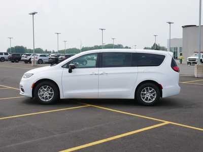 2025 Chrysler Pacifica, $39825. Photo 3
