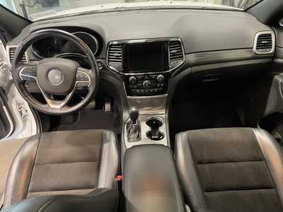 2020 Jeep Grand Cherokee, $23500. Photo 4