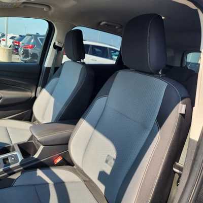 2018 Ford Escape, $14000. Photo 10