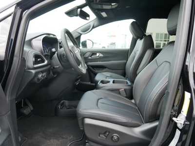 2026 Chrysler Pacifica, $45663. Photo 4