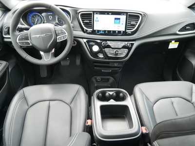 2026 Chrysler Pacifica, $45663. Photo 7