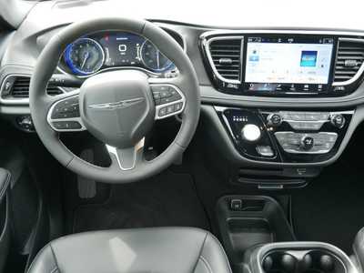 2026 Chrysler Pacifica, $45663. Photo 8
