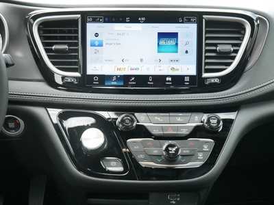 2026 Chrysler Pacifica, $45663. Photo 9