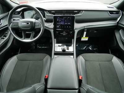 2025 Jeep Grand Cherokee, $40923. Photo 9