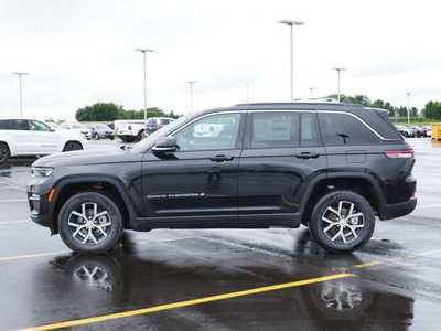 2025 Jeep Grand Cherokee, $40637. Photo 3