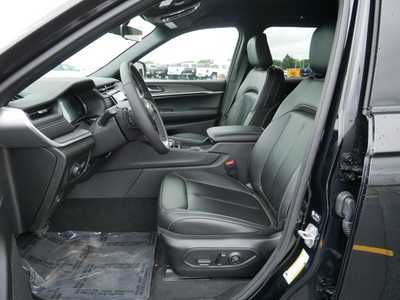 2025 Jeep Grand Cherokee, $40637. Photo 6