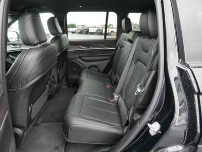 2025 Jeep Grand Cherokee, $40637. Photo 8