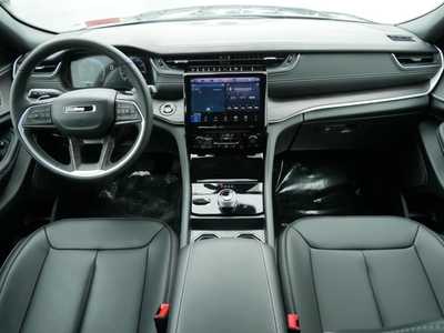 2025 Jeep Grand Cherokee, $40637. Photo 9