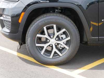 2025 Jeep Grand Cherokee, $45900. Photo 4