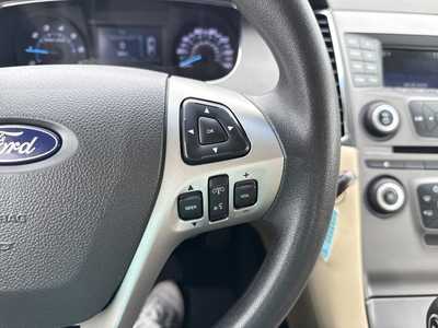 2018 Ford Taurus, $10900. Photo 11